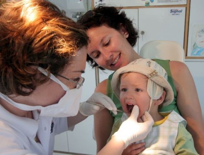 Najpoctivejšie chodia na prehliadky k zubárom deti