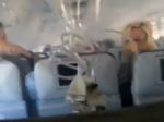 Video: Dráma na palube. Lietadlo zaplnil dym z horiaceho motora