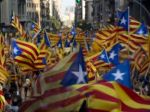 Katalánci schválili zákon umožňujúci referendum o odtrhnutí