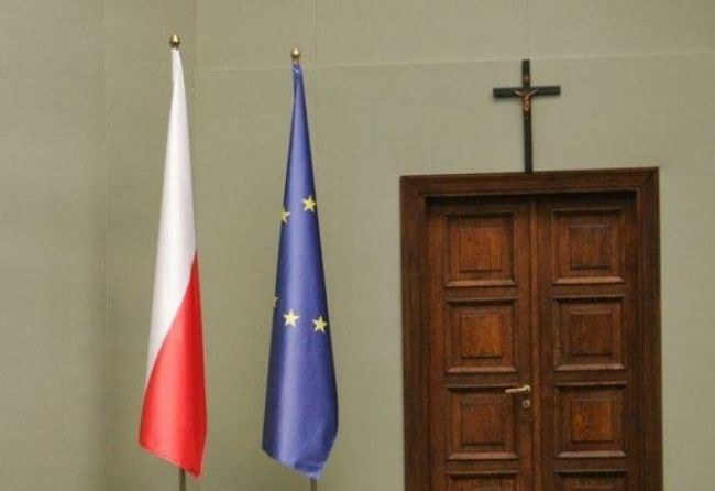 Nová poľská vláda zložila prísahu, vo funkcií bude len rok