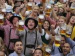 Začal sa 181. ročník pivného festivalu Oktoberfest