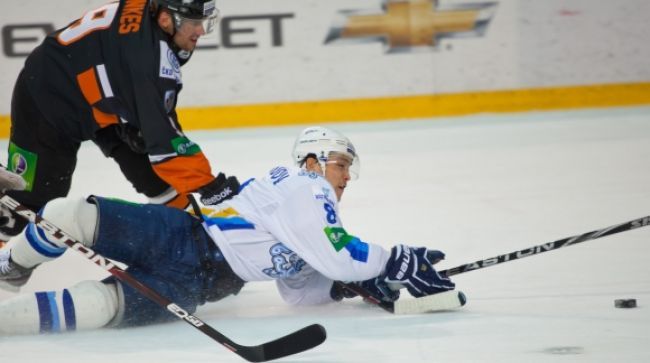Trest trénera Nazarova platí, vedenie KHL ho meniť neplánuje