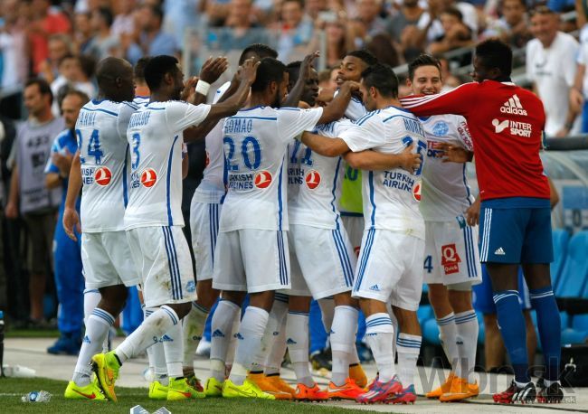 Video: Futbalisti Marseille zničili Reims, sú lídrom Ligue 1