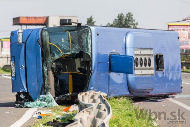 Tri týždne po nehode pri Svätom Jure sú v nemocnici dve ženy