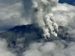 V Japonsku zabíjala sopka, chrlila aj kamene
