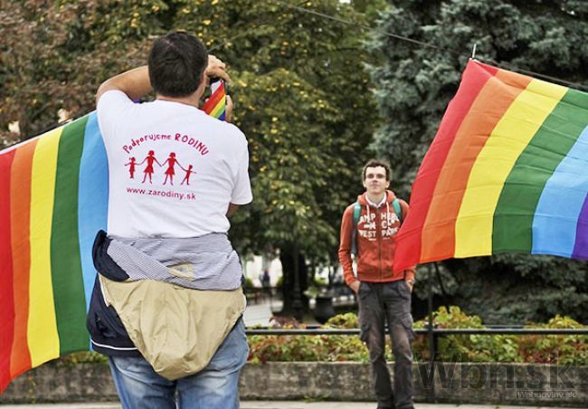 Zvrátenosť nie je láska, odkázali gejom na PRIDE kresťania