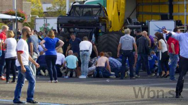 Video: Monster truck vletel do davu, obeťou je aj dieťa