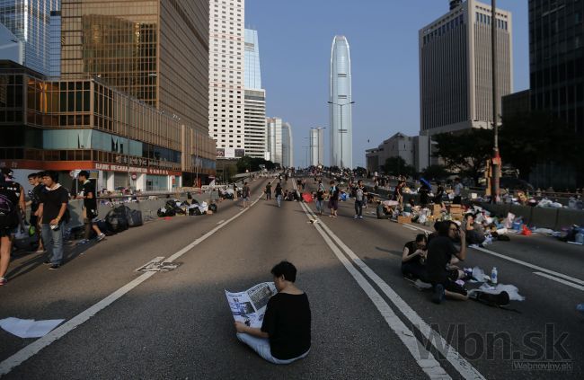 Miestny vodca Hongkongu oslavoval sviatok napriek protestom