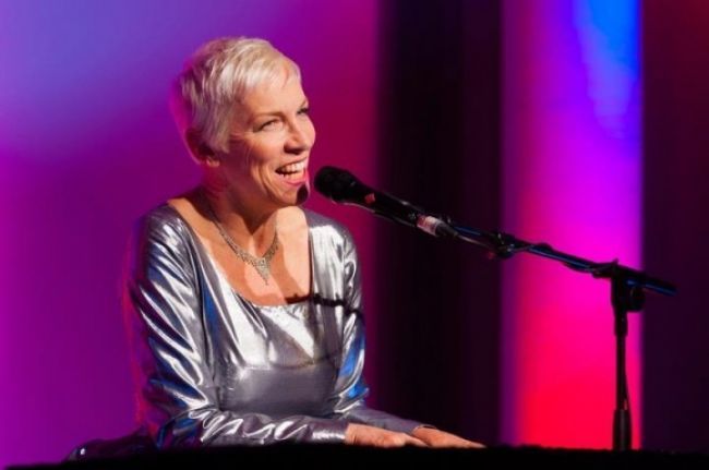 Annie Lennox zverejnila video k piesni Summertime