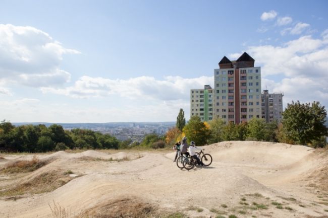 Drevenice na košickom vežiaku osvetlia, oslavujú výročie