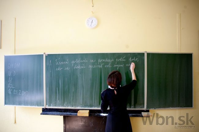 Pellegrini považuje prepúšťanie učiteľov v lete za amorálne