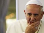 Pápež a duchovní diskutujú na Synode o kontroverzných témach