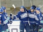 Video: V KHL sa zrodili tesné výsledky, nováčik získal bod