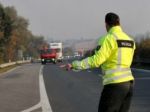 Policajti vyjdú na cesty, skontrolujú autobusy aj nákladiaky