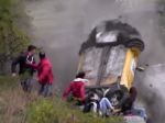 Video: Hrozivo vyzerajúca nehoda na pretekoch