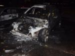 Michalovskí hasiči ničili požiar BMW, auto úplne zhorelo