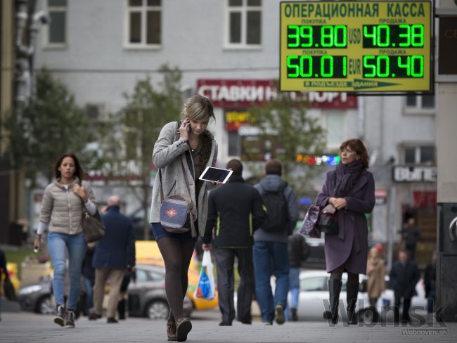 Ruská centrálna banka na devízových trhoch opäť zasahovala