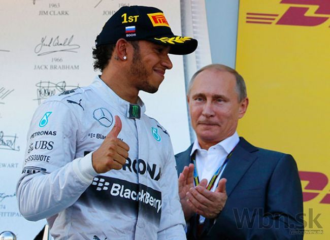 Hamilton vyhral premiérovú VC Ruska, Mercedes oslavuje