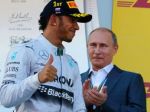 Hamilton vyhral premiérovú VC Ruska, Mercedes oslavuje