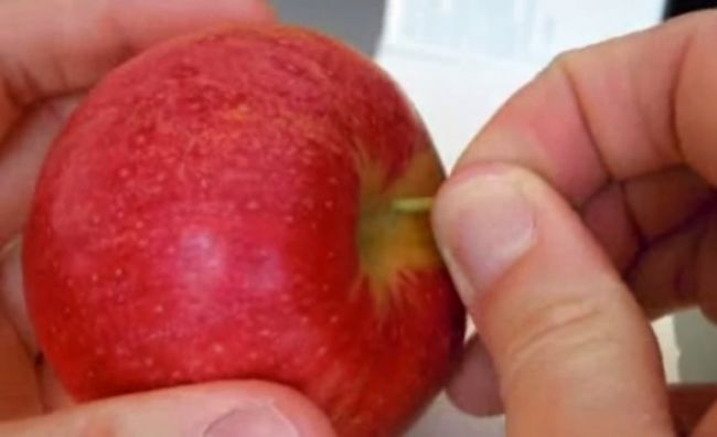 Video: Ako rozdeliť jablko bez použitia noža
