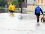 Video: Taliansko trápi voda, po Janove je zaplavená aj Parma