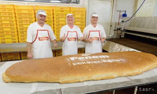 V Nitre upiekli najväčší chlieb na Slovensku