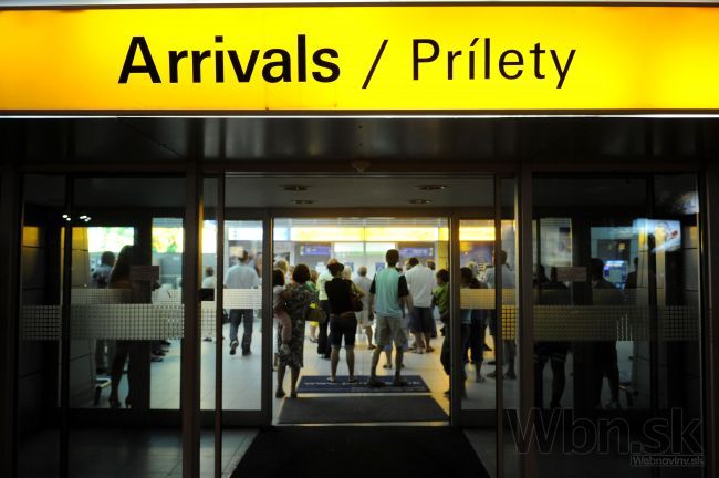 Česko sa obáva eboly, ľudí na letisku skontrolujú lekári