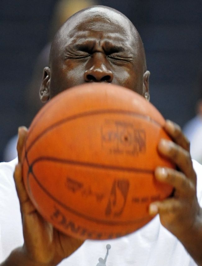 Basketbalisti chcú menej zápasov, Jordan iba krúti hlavou