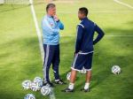 Chovanec mal viesť Slovan proti Trnave, veľké derby zrušili