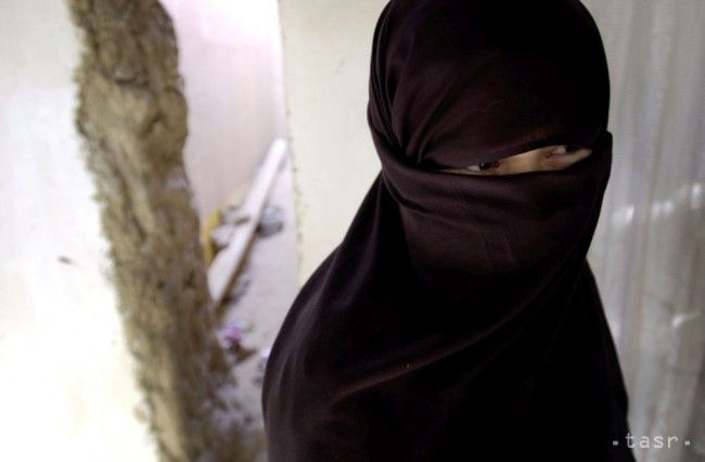 Afganská 10-ročná dievčina po znásilnení čelí hrozbe, že ju zavraždia