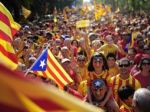 Video: Španieli vyšli do ulíc, žiadajú predčasné voľby