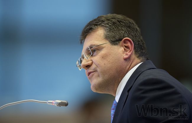 Šefčovič vystúpi v europarlamente, osud komisie je neistý