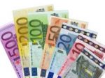 Euro kleslo voči doláru pre testovanie španielskych bánk