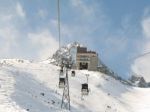 Záchranári vydali výstrahu, na horách napadol nový sneh