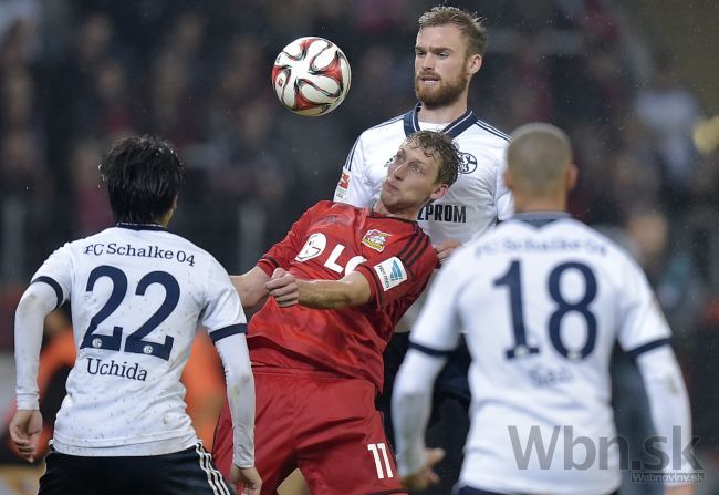 Video: Bayer si poradil so Schalke, Frankfurt zažil kovbojku