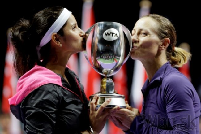 Vo štvorhre na WTA Finals triumfovali Blacková a Mirzová