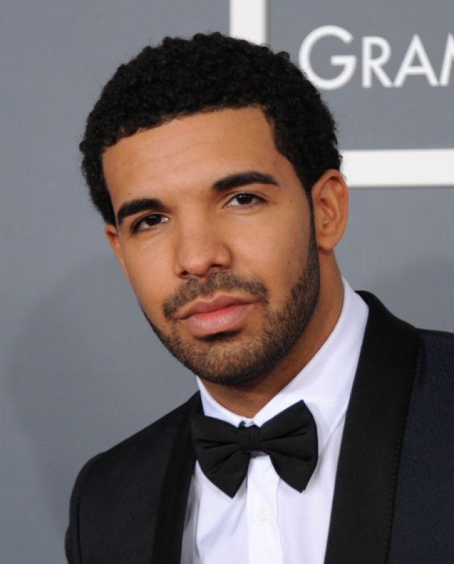 Kanadský rapper Drake vypustil do sveta tri nové skladby