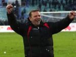 Fanúšikovia Levski útočili, kouča CSKA trafila snehová guľa