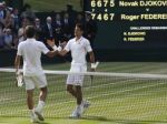Djokovič sa obzerá za rameno, Federer ho tam neprekvapil