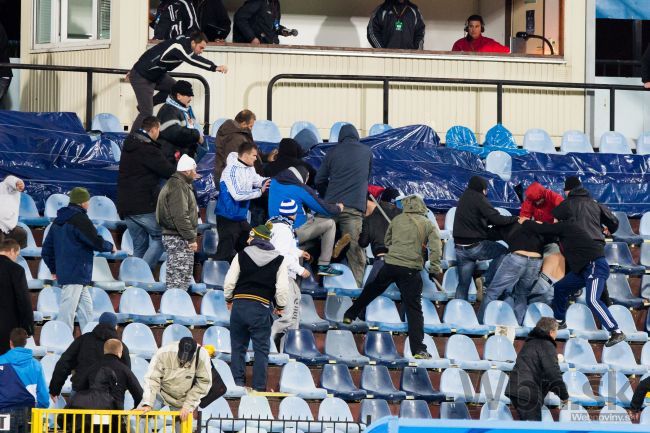Slovan nedodržal odporúčania, hovorí polícia o násilnostiach