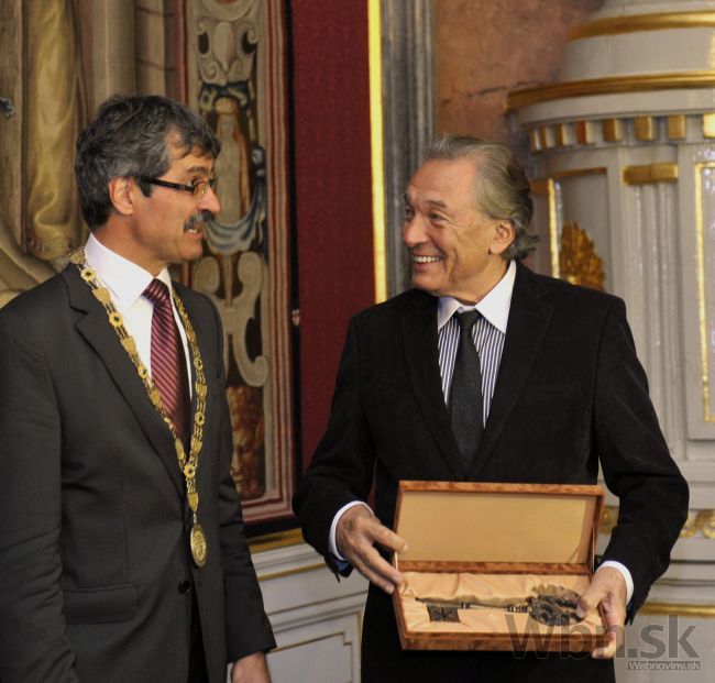 Spevák Karel Gott sa stal čestným Bratislavčanom