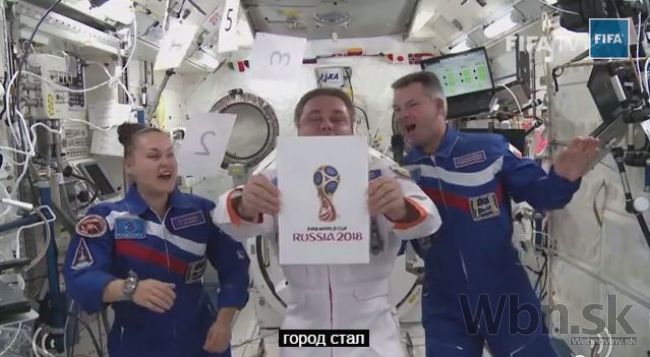 Video: Ruskí kozmonauti odhalili logo MS vo futbale 2018