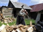 Odvážna dôchodkyňa vyhnala zo svojho domu zlodeja