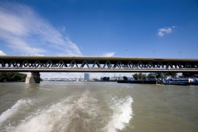 Prístavný most v Bratislave uzavrú, naplánované sú merania