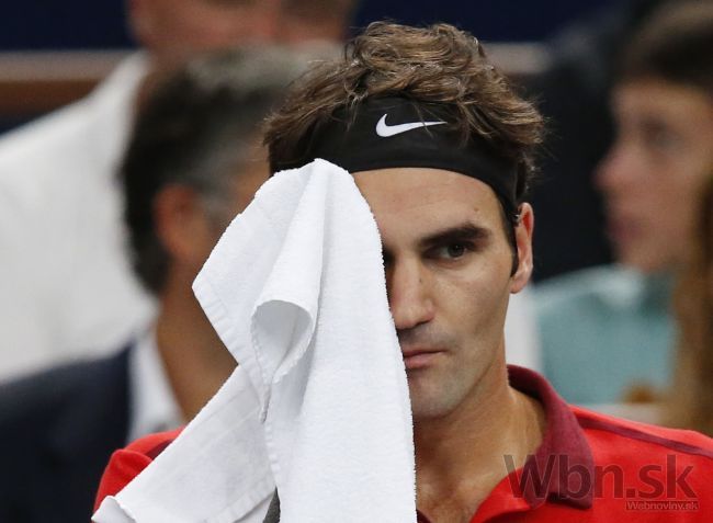 Federer prehral bitku v Paríži, vojna s Djokovičom pokračuje