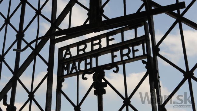 Zlodeji v Nemecku ukradli bránu do koncentračného tábora