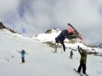 Video: Zima sa blíži alebo high five na lyžiach
