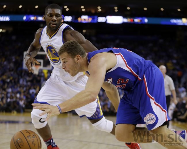 Video: Warriors opäť víťazne, Lakers utŕžili výprask