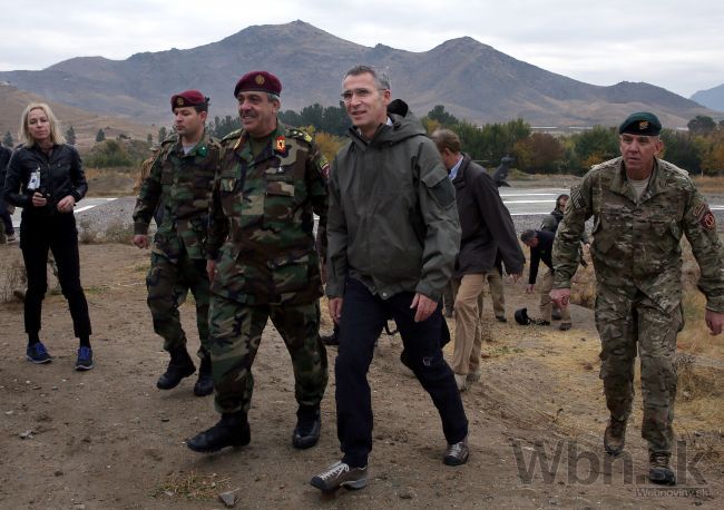 Šéf NATO neohlásene navštívil stredisko afganských síl