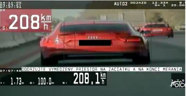 Policajtov šokovali cestní piráti, obaja sa rútili 200 km/h